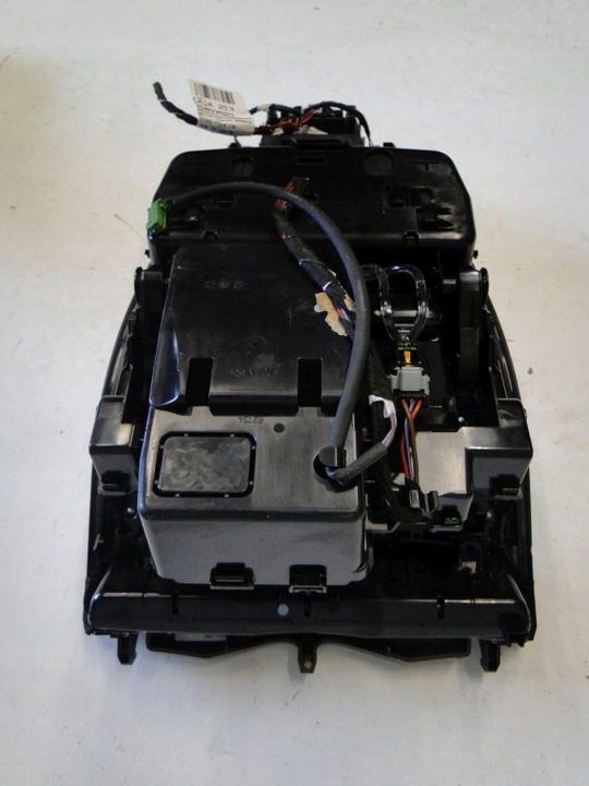 фото №8, Mercedes e w213 панель выборщик пепельница туннель