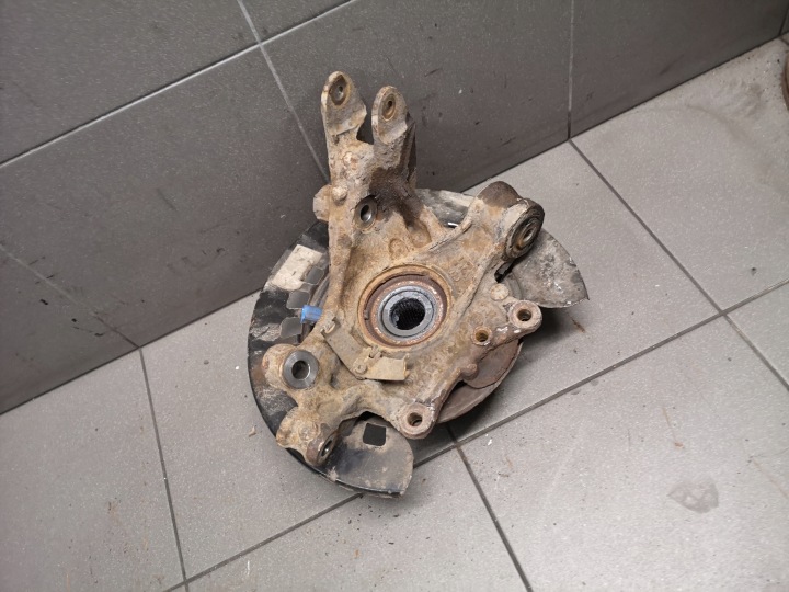фото №6, Поворотна опора праве зад vw touareg 5.0 tdi 7l0505436b