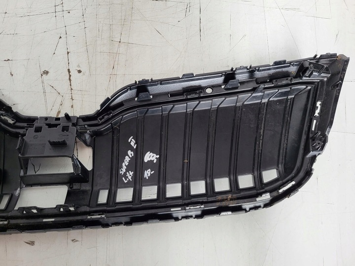 фото №8, Skoda superb iii рестайлінг 18- решітка радіатора решітка