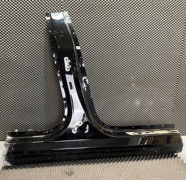 фото №1, Tesla y поріг праві стійка середній