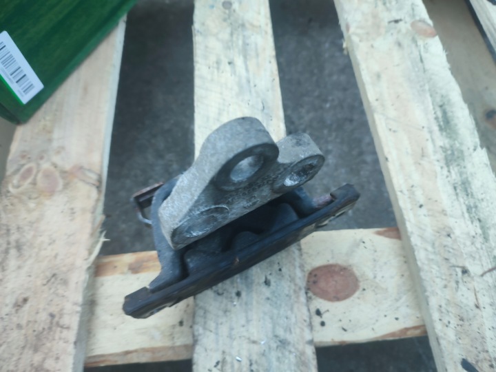 фото №4, Подушка коробки коробка передач fiat grande punto 1.9 8v 55700655
