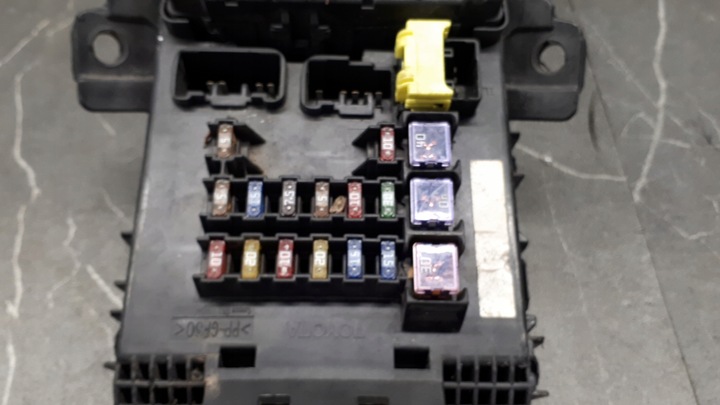 фото №9, 82641-05011 коробка предохранителей toyota avensis t22 2.0 d4d