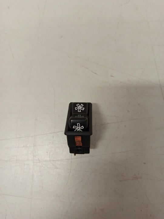 фото №1, Выключатель вентилятора mercedes om601 a0015453407