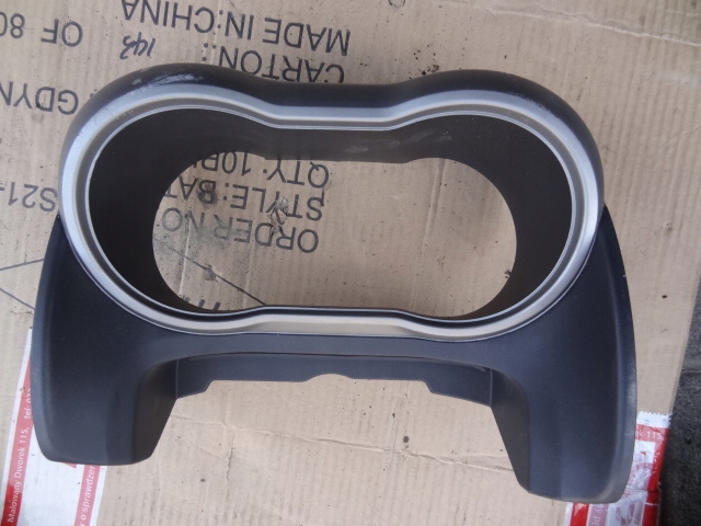 фото №1, Рамка захист спідометра nissan note i 682409u100