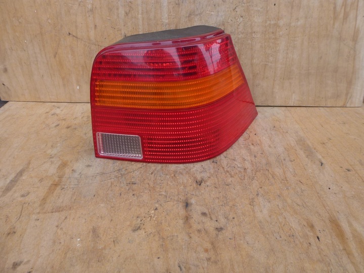 фото №1, Лампа зад правая vw golf iv hb магнит marelli