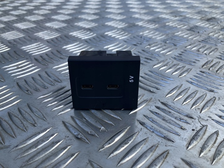 фото №1, Гнездо соединитель usb mercedes glb x247 a2478200301