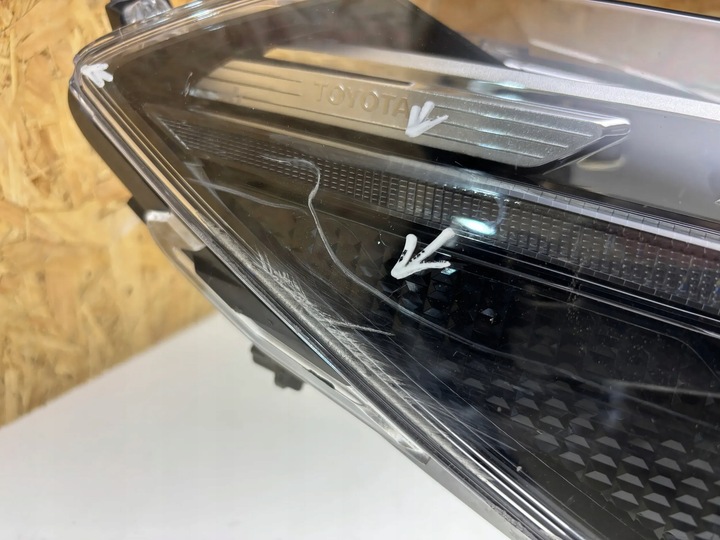 фото №8, Toyota corolla cross 2022 лампи передні