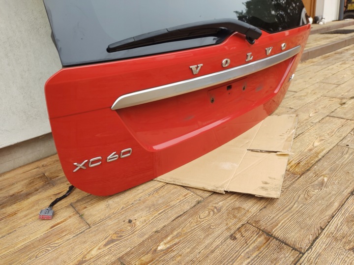 фото №8, Volvo xc60 2.0d 16- крышка багажника зад комплектная 30754527 30754528