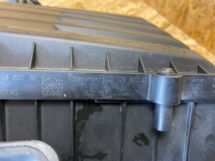 фото №13, Корпус фільтра повітря vw seat audi skoda superb iii 1.5 tdi 5q0129607ac