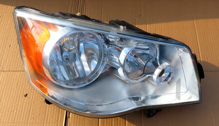 фото №1, Лампа права перед фара chrysler caravan voyager 05113336ag