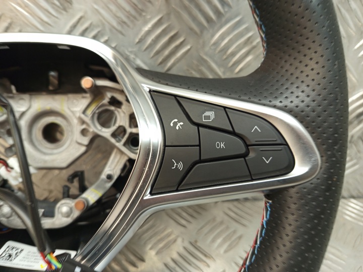 фото №10, Renault clio v руль мультифункция кожа 484001588r