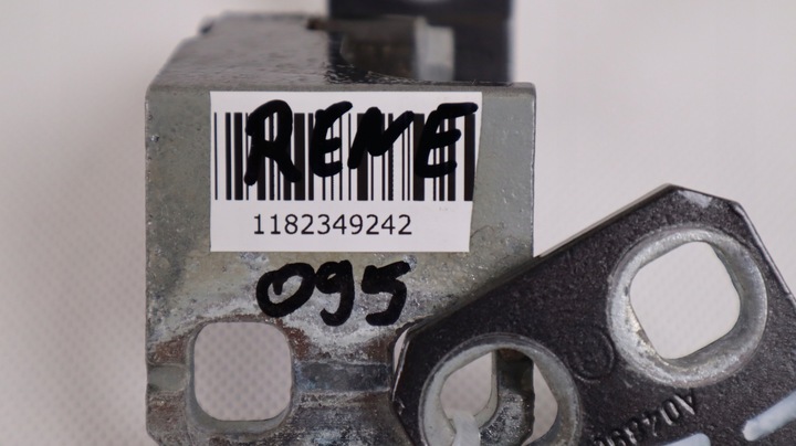 фото №7, Jeep renegade петли дверь левых зад '095