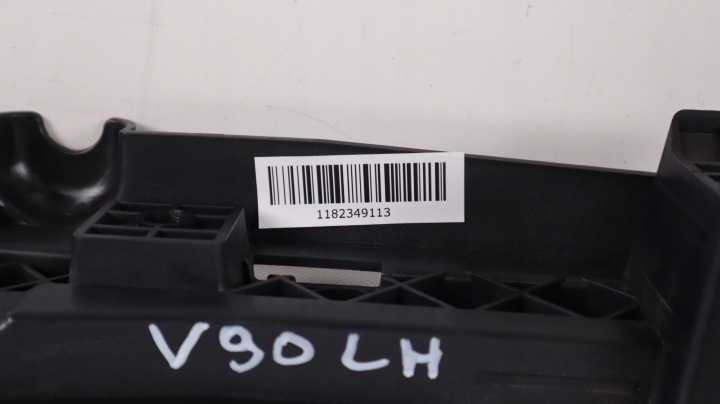 фото №9, Volvo v90 молдинг багажника ліва 31377749