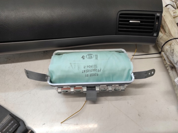 фото №7, Toyota avensis 2 ii t25 03- панель консоль подушки ремені модуль