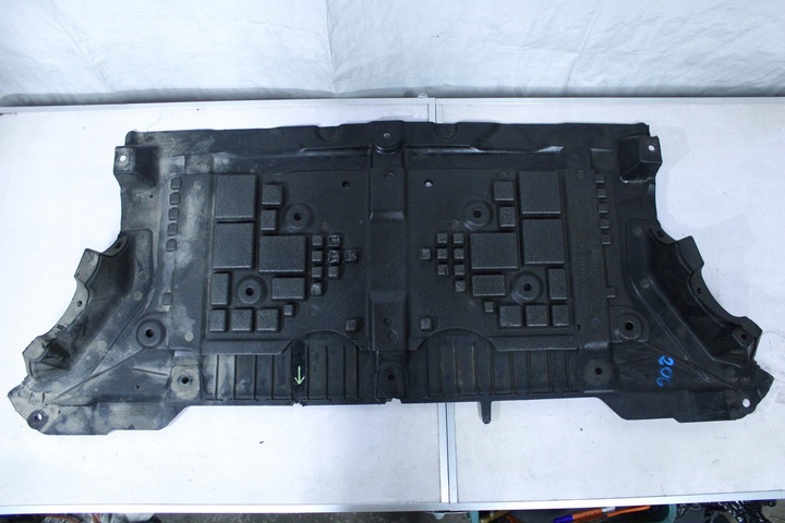 фото №1, Mercedes w206 c класс защита плита pod двигатель a2065203100