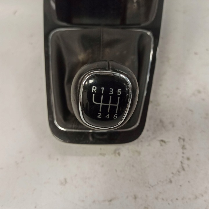 фото №8, Skoda octavia iv рамка туннеля чехол 5e4863212e