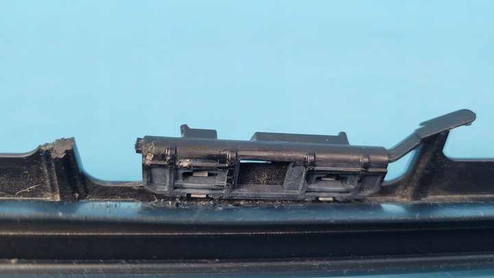 фото №10, Bmw x3 g01 lci sdrive30i 23r планка стёкла передний лобовой левая 7399031