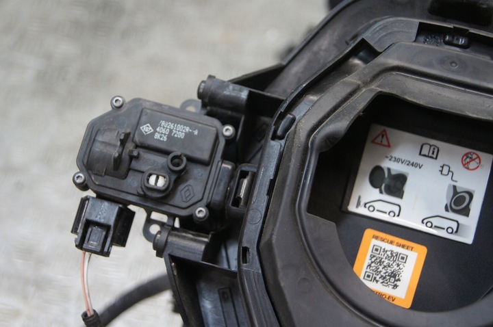 фото №8, Renault zoe i решітка емблема знак кришка