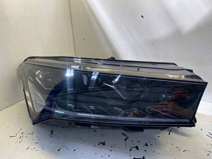 фото №1, Skoda enyaq лампа правые перед полный led 5lb941016a