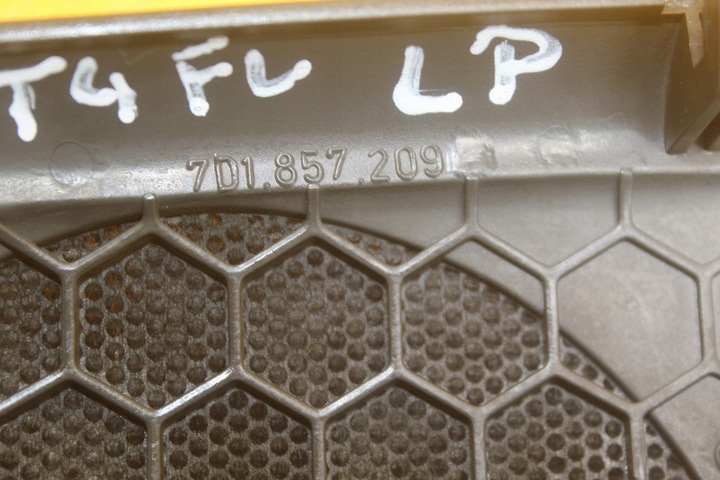 фото №5, Маскировочная накладка защита динамика левый перед vw transporter t4 caravella 7d1857209