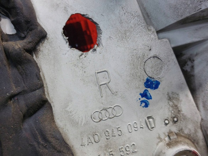 фото №16, Накладка крышки лампы зад audi a6 c4 sedan ly7p