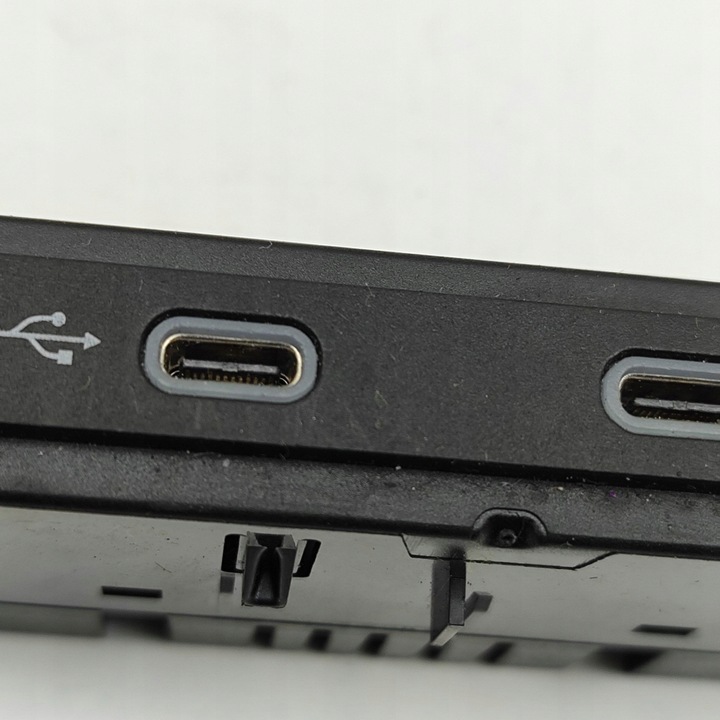 фото №6, Audi q4 sportback e-tron 2024 гнездо / соединитель usb