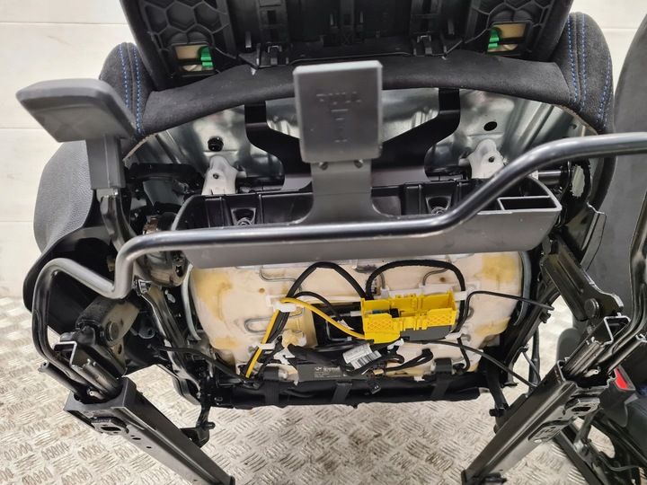 фото №8, Bmw f44 оббивка сидіння диван обшивки алькантара м-пакет