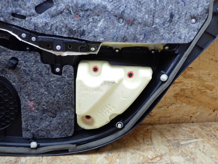 фото №12, Боковина двері лівий зад lexus is iii 200t 300 po рестайлінг 2018 європа