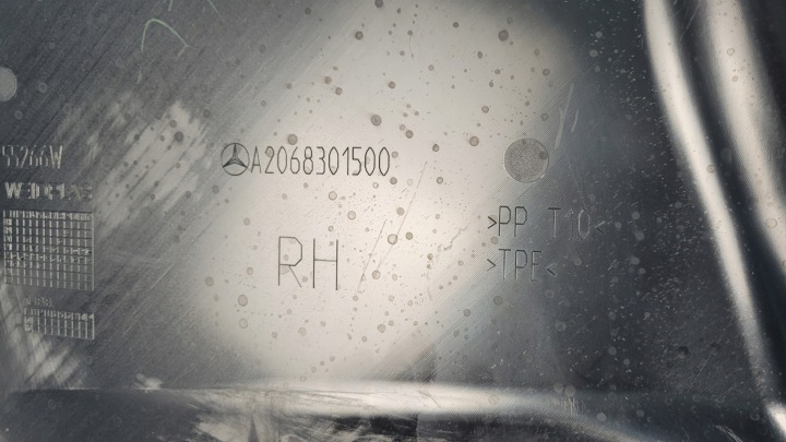 фото №7, Mercedes w206 c220 23r захист панель під лобовим склом праве a2068301500