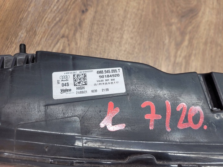 фото №13, Audi q8 2018 4m8945095t з задній лампи задні