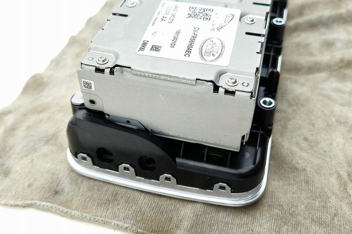 фото №9, Радио з навигация land rover range rover velar l560 l8a219c279 2.0l