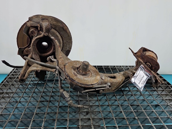 фото №7, Ступиця колеса зад ліва поворотна опора підшипник 4x4 vw golf iv 1.9 tdi