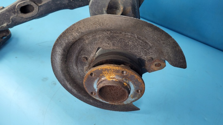 фото №9, Opel vivaro поворотна опора ричаг правий зад 9807504980