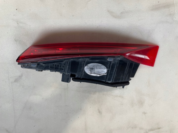 фото №14, Volvo xc60 ii фара зад задняя w крышка багажника левая 31446617 правая 31446620