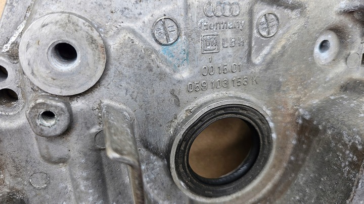 фото №11, Audi a6 c5 passat b5 2.5 tdi v6 корпус вала насоса масла 059103153k