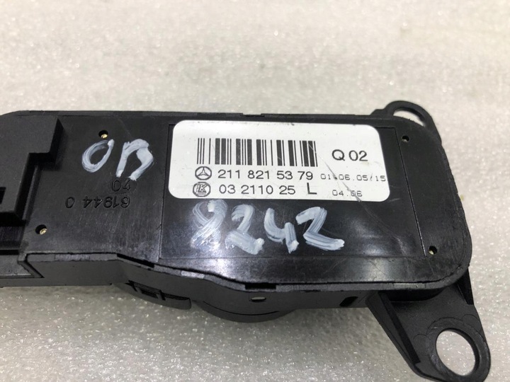 фото №10, Планка багажника ліва mercedes w204 2048600124