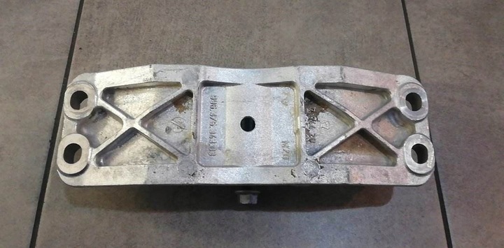 фото №5, Porsche 911 996 кріплення лапи моста 99637534303