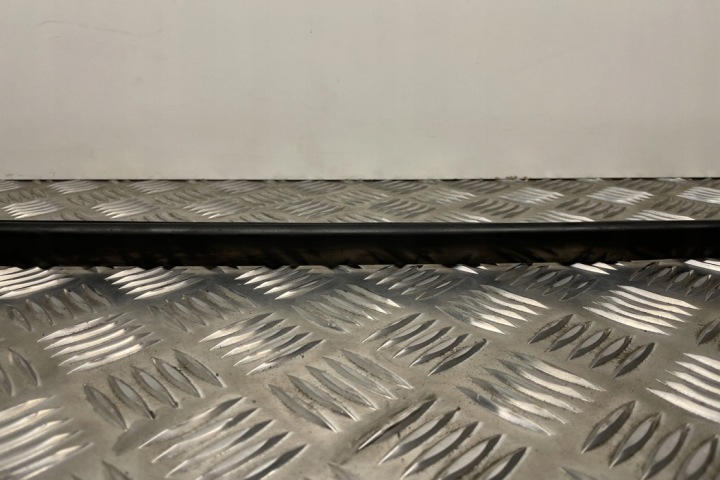 фото №12, Захист передній скла audi a5 8t3 8t0854327a 3.0l дизель 176kw 2011