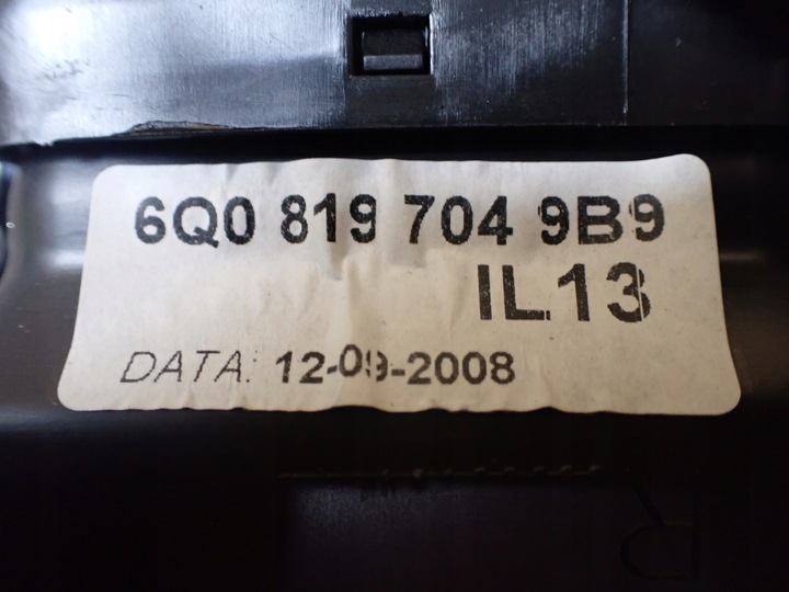 фото №5, Решітка повітропровід права vw polo iv 1,4 16v b 2008 lc9z 6q0819704 7621