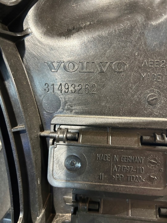 фото №7, Бампер переднє volo xc60 ii рестайлінг r-дизайн вентилятор радіаторів жалюзі