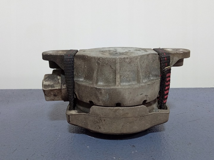 фото №3, Audi a8 d3 3.0 tdi подушка коробки 4e0399151cd