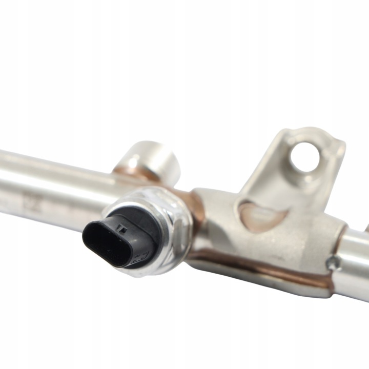 фото №12, Audi a4 b9 tt fv 2.0 tfsi паливна рейка  пального 06l133317n