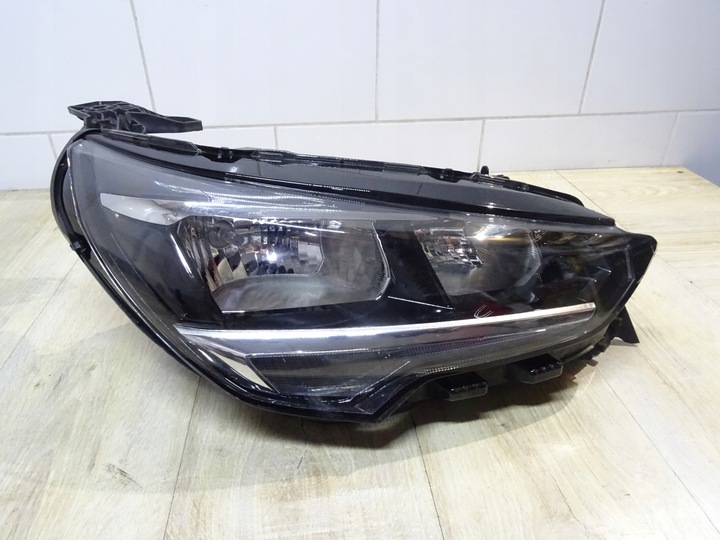 фото №1, Opel corsa f права лампа перед h7 h15 39162649 llu
