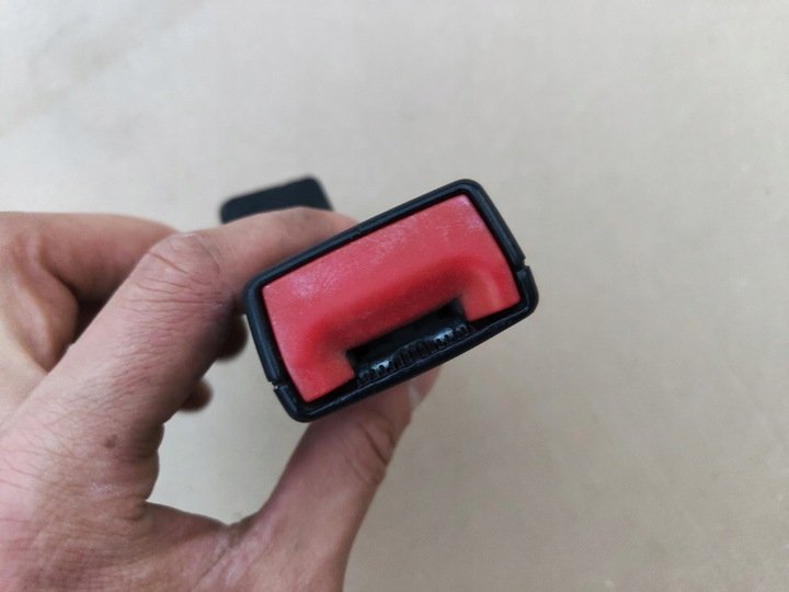 фото №4, Застібка ременів зад 401266978 opel corsa d 5- дверна