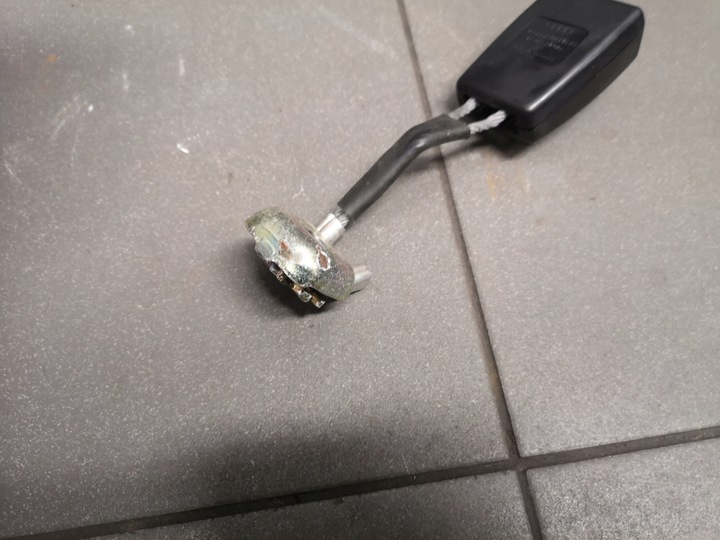 фото №2, Застібка ременя безпеки audi a8 d2 4d0857740m