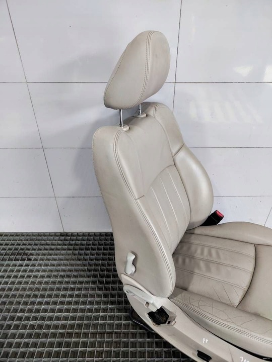 фото №5, Сиденье правый перед переднее пассажира chrysler 300c кожа