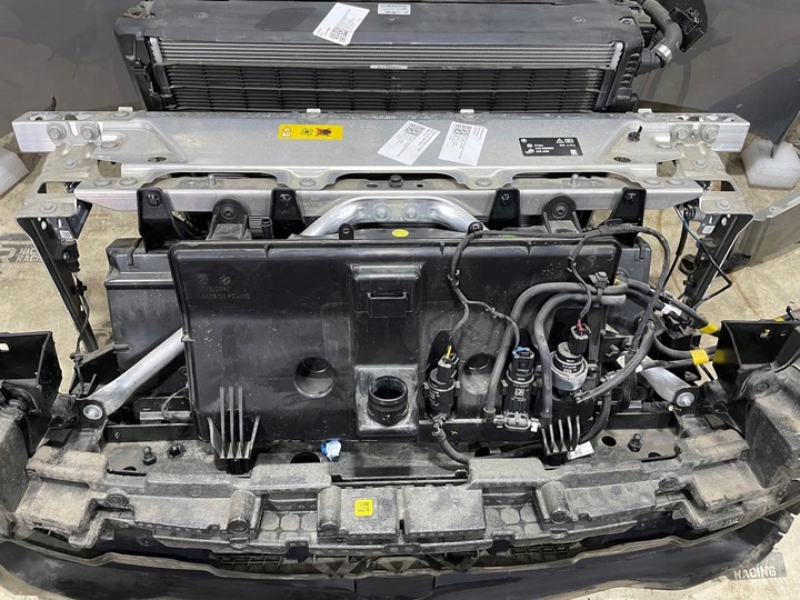 фото №10, Перед бампер капот лампы pas радиатор bmw ix i20 c4a sport