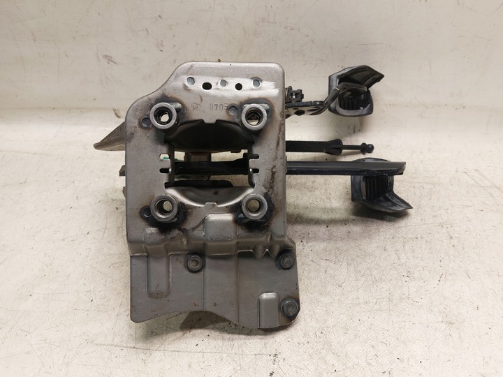 фото №10, Педаль гальма зчеплення peugeot 207 hb 1.4 16v