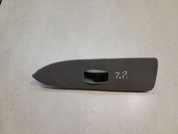 фото №1, Панель стёкла правые перед mazda premacy 2.0 ditd