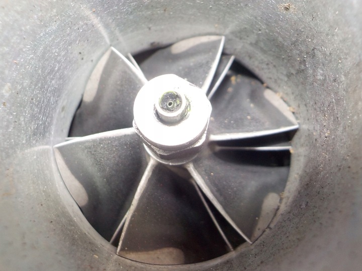 фото №8, Land rover discovery iii 2.7 tdv6 турбокомпрессор / турбина 53049700039